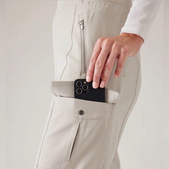 Athleta Endless Cargo Pant in Beige Size 8 - Picture 3 of 11